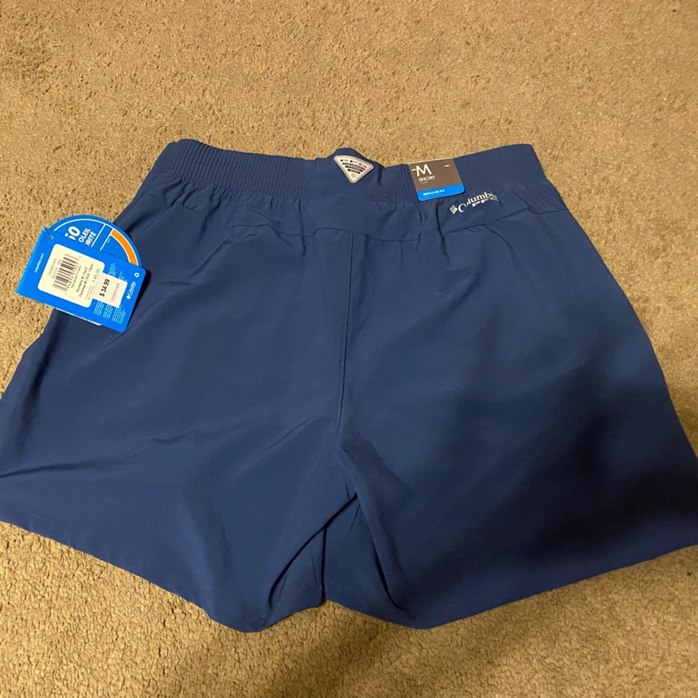 Woman’s PFG Columbia shorts new